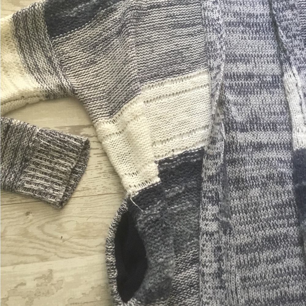 Sweater - Picture 3 of 4